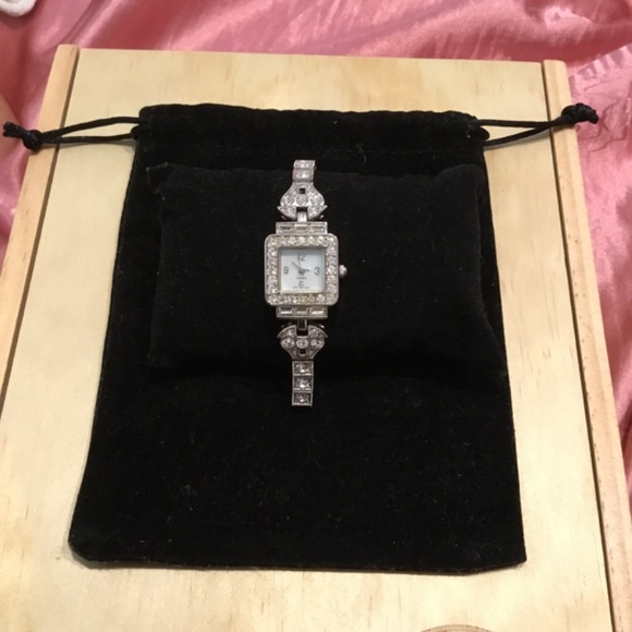 🌙 Great Condition Vintage Alto ladies crystal band watch 🌙 - Picture 4 of 4